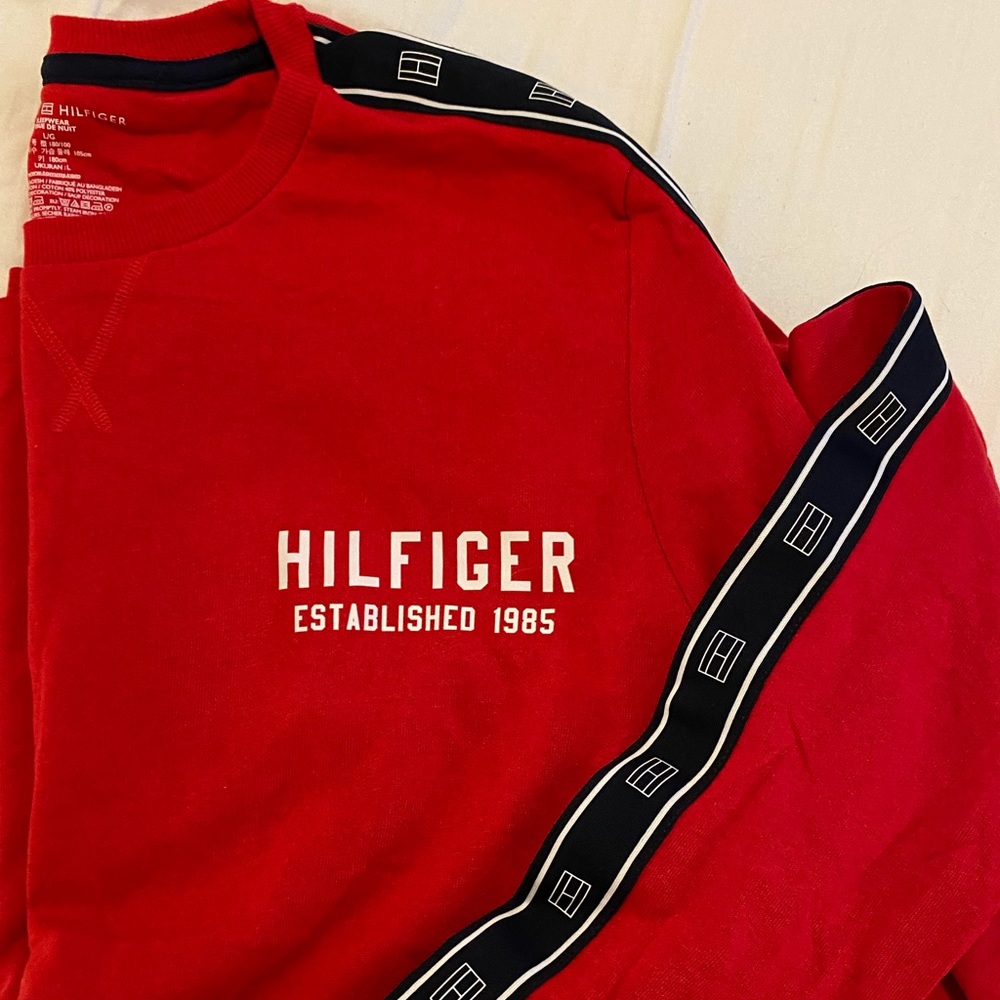 NWOT Tommy Hilfiger red sweatshirt